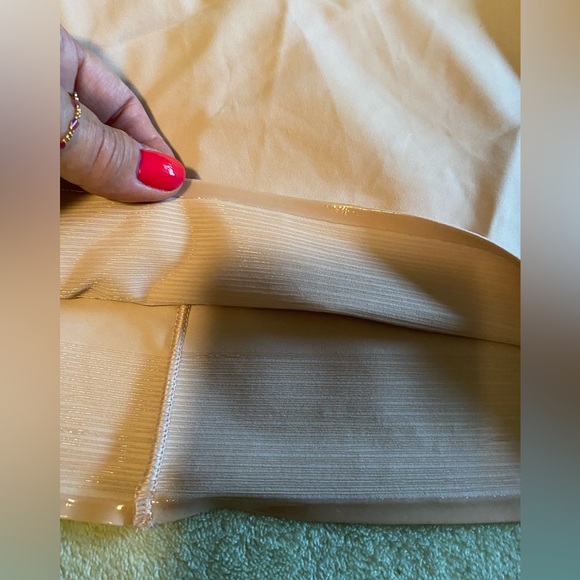 Ruby Ribbon Light blush Shapewear Camisole - Picture 2 of 4